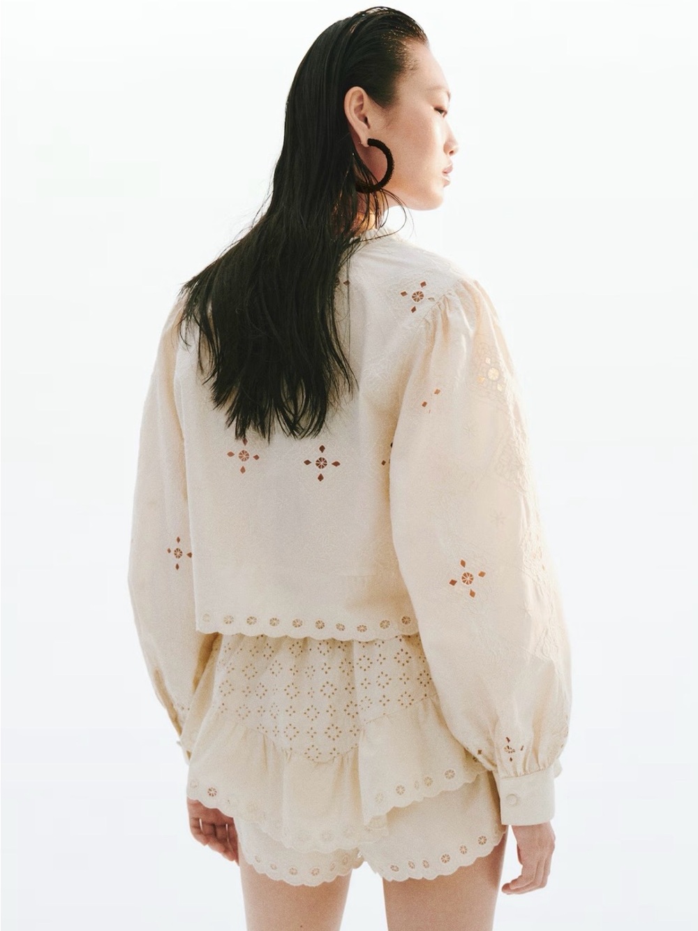 H&M Eyelet Embroidered Cotton Shorts Size M NWT (Light Beige) - Picture 6 of 16